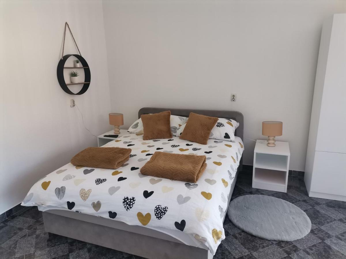 Ferienwohnung Lucija Gospić Exterior foto
